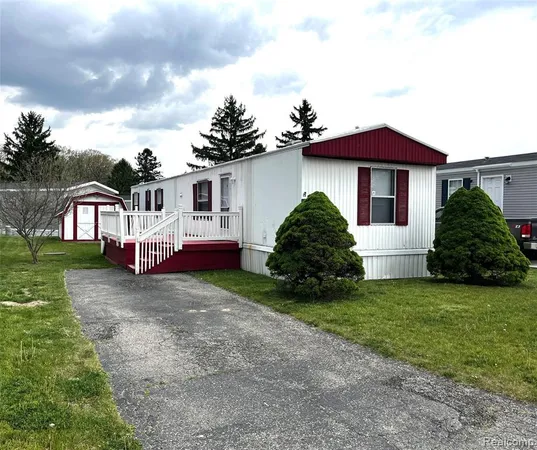 $28,250 | 80 Pool Drive, Metamora, MI 48455