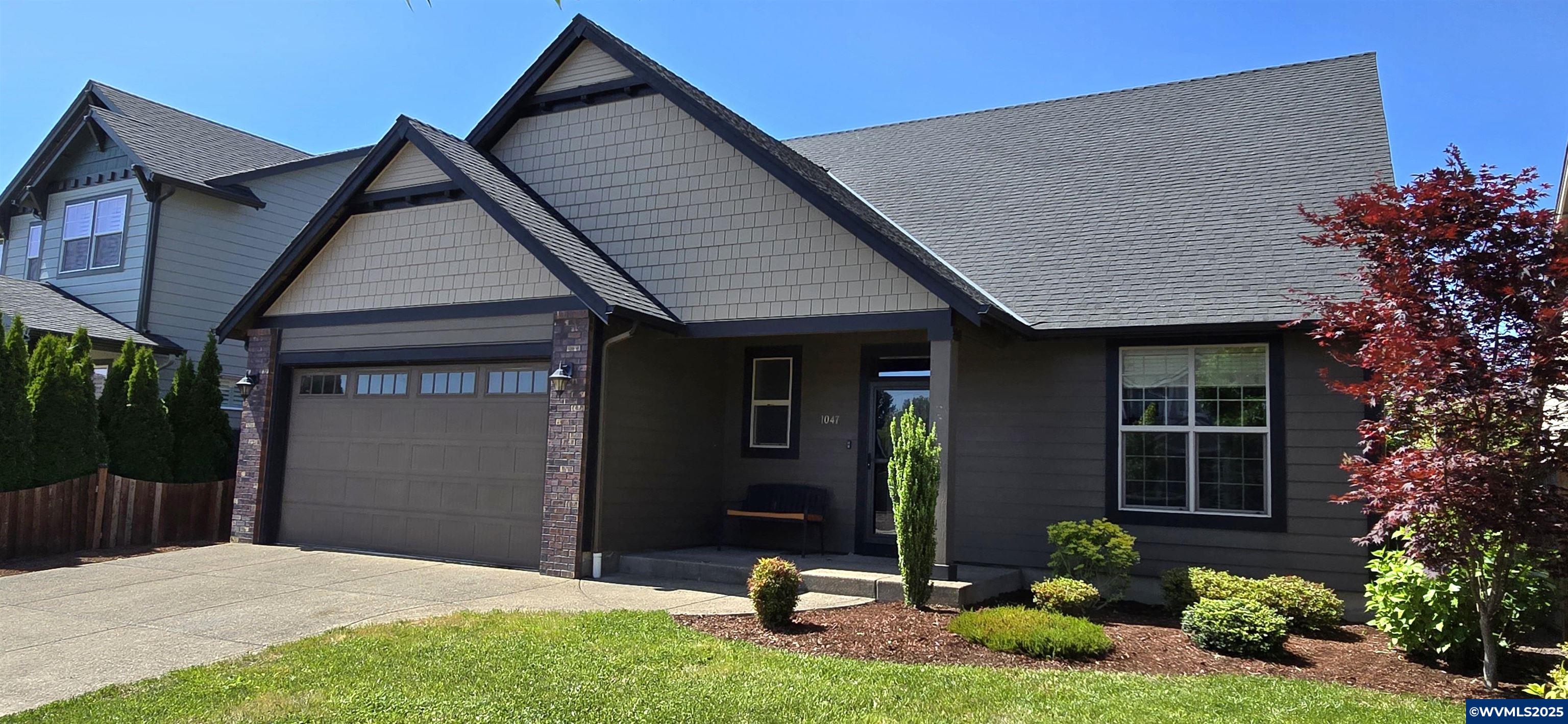 1047 Robbins Way Lebanon, OR 97355 - Photo 2 of 28