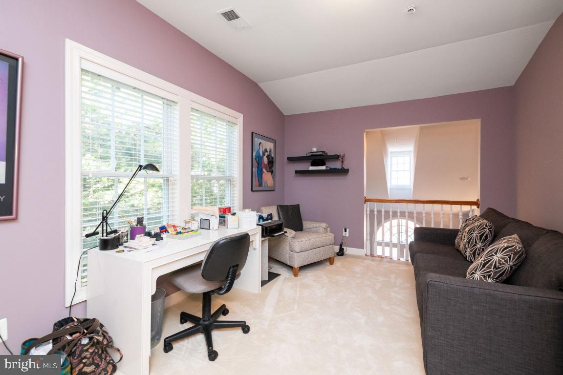 4423 Summer Grape Road Baltimore, MD 21208 - Photo 29 of 55 Second level office