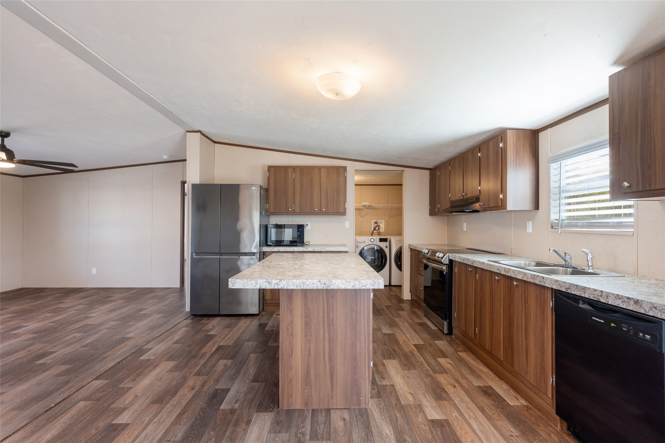 624 South Old Stagecoach Road Kyle, TX 78640 - Photo 13 of 38