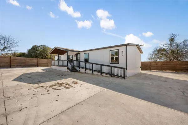 $2,500 | 624 South Old Stagecoach Road, Kyle, TX 78640