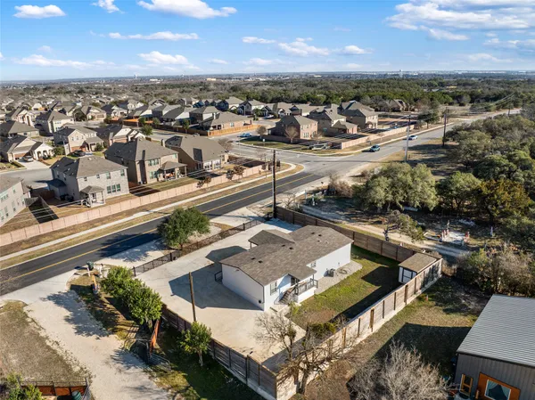 $2,500 | 624 South Old Stagecoach Road, Kyle, TX 78640