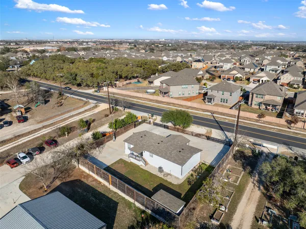 $2,500 | 624 South Old Stagecoach Road, Kyle, TX 78640