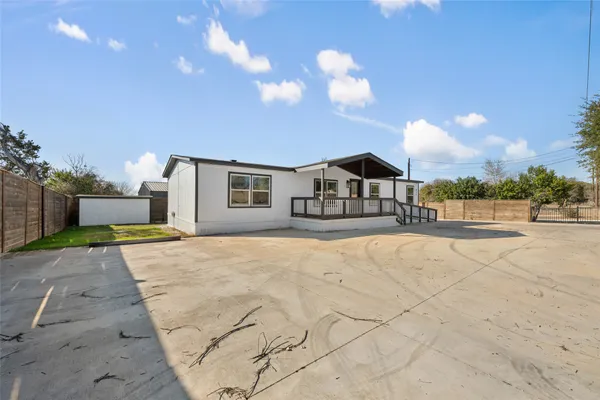 $2,500 | 624 South Old Stagecoach Road, Kyle, TX 78640