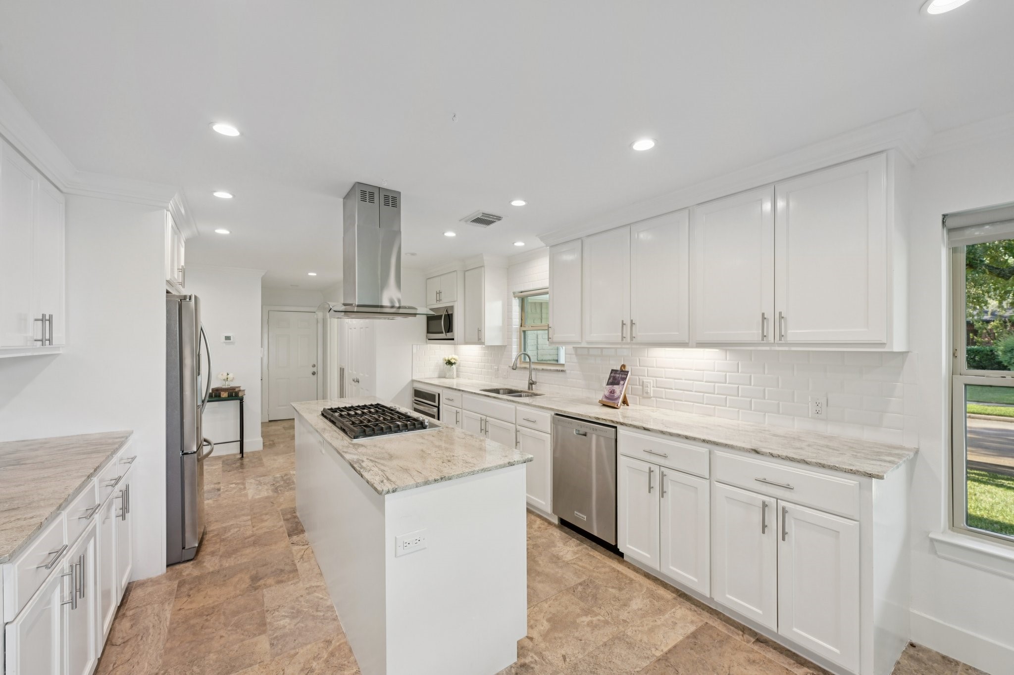 1302 Riverview Circle Houston, TX 77077 - Photo 5 of 45