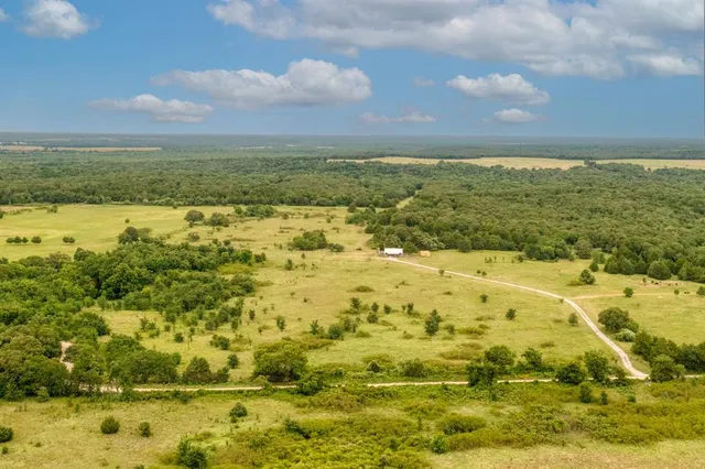 $1,400,000 | 2813 County Road 104, Whitesboro, TX 76273