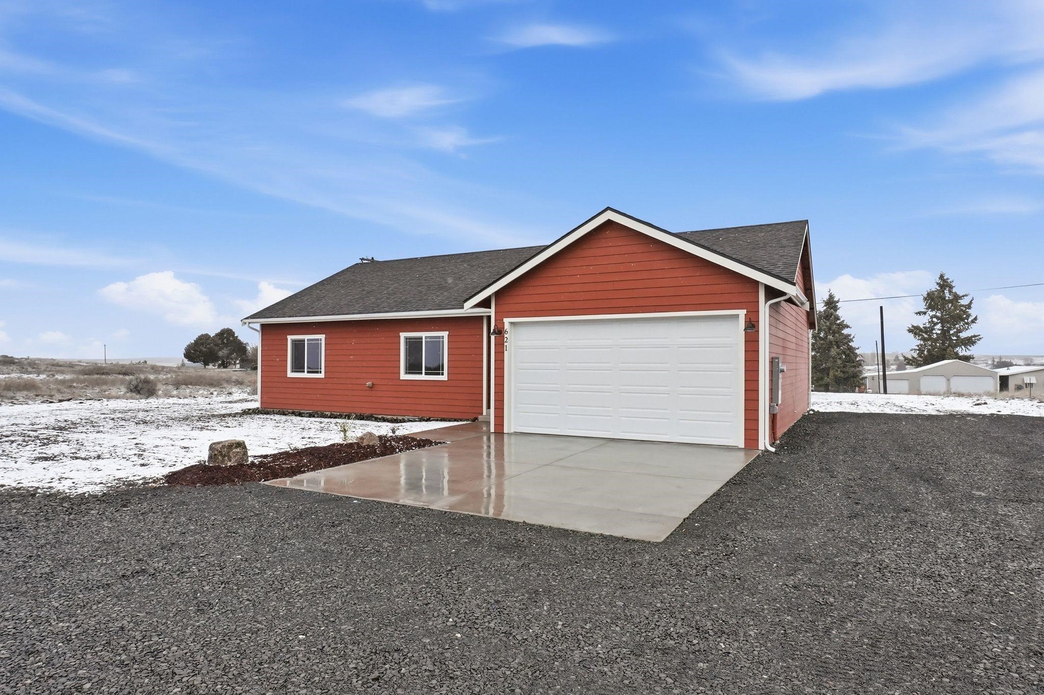 621 Southwest Pope Avenue Wilbur, WA 99185 - Photo 2 of 28