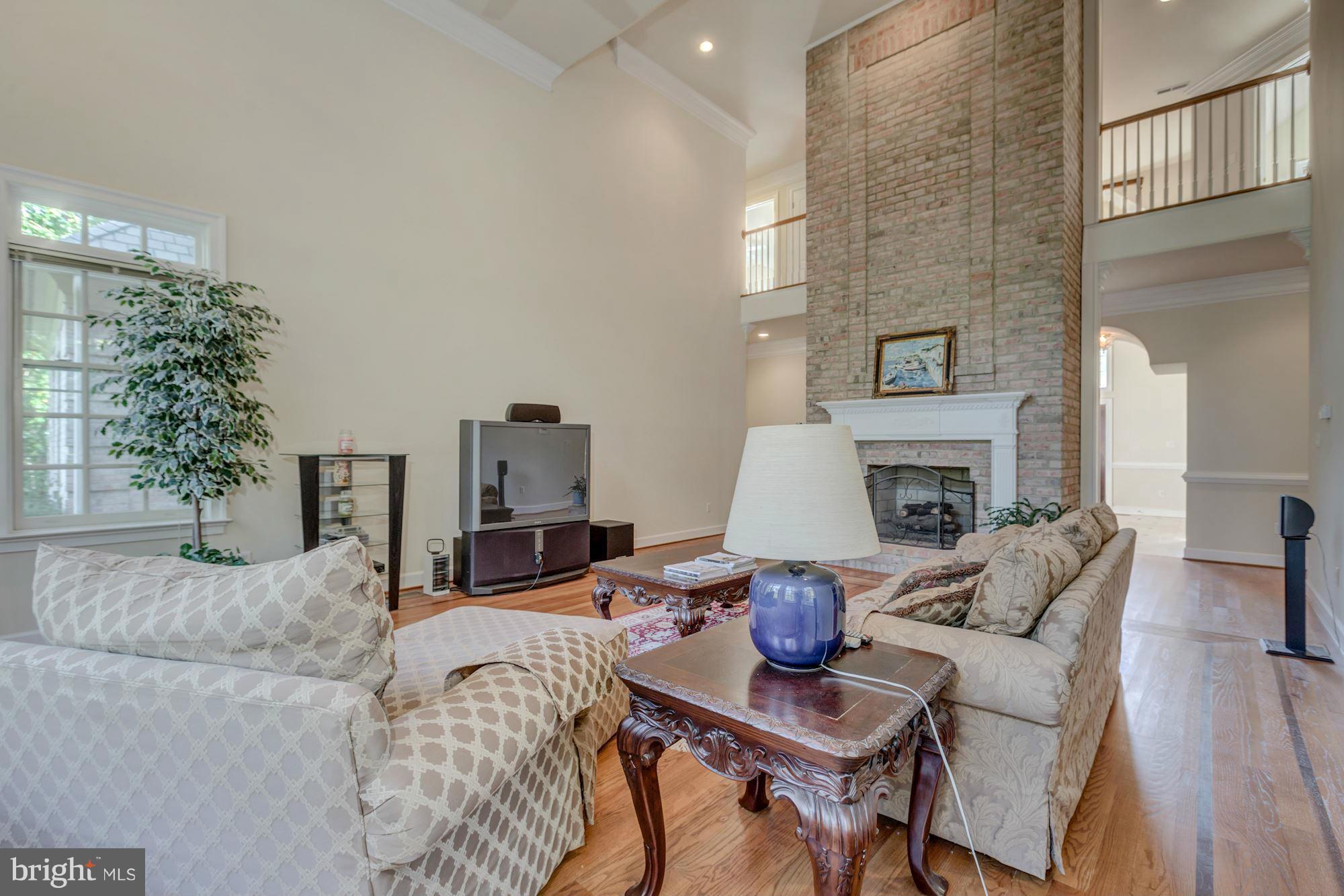 8738 Brook Road McLean, VA 22102 - Photo 11 of 29 Living Room