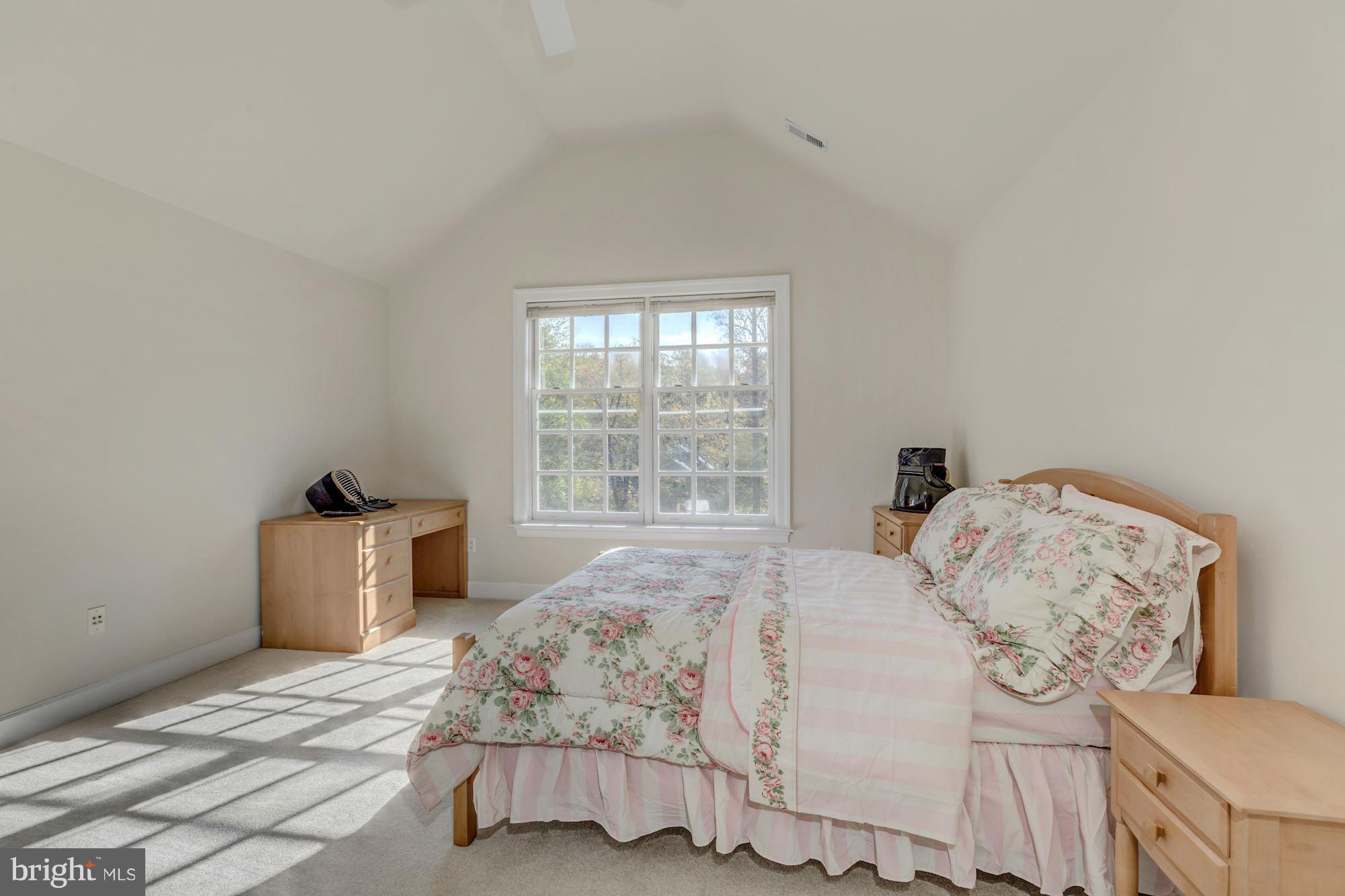 8738 Brook Road McLean, VA 22102 - Photo 17 of 29 Bedroom