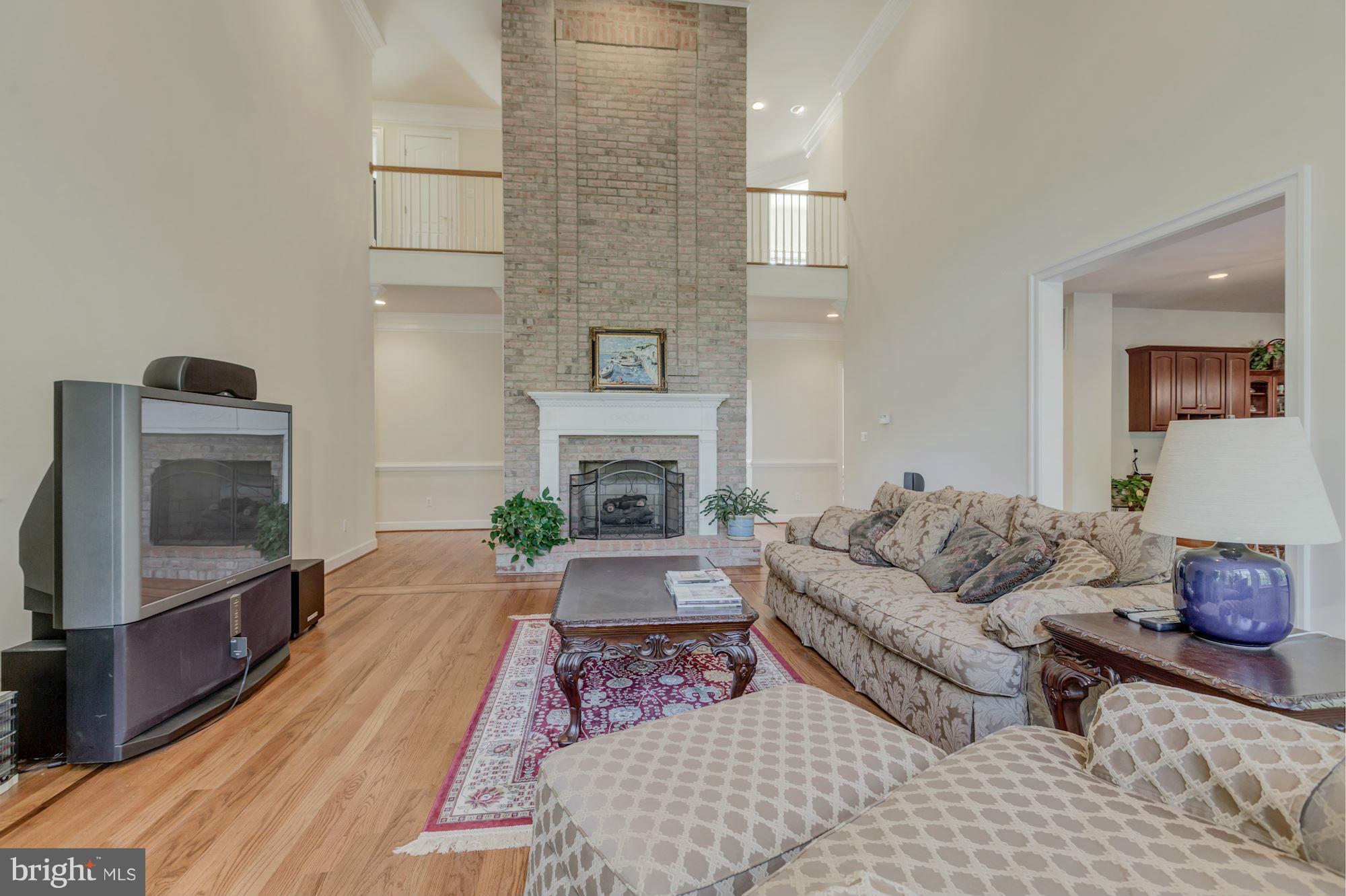 8738 Brook Road McLean, VA 22102 - Photo 10 of 29 Living Room