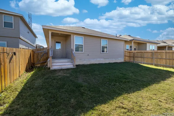 $1,800 | 1708 Chianti Pass, New Braunfels, TX 78130