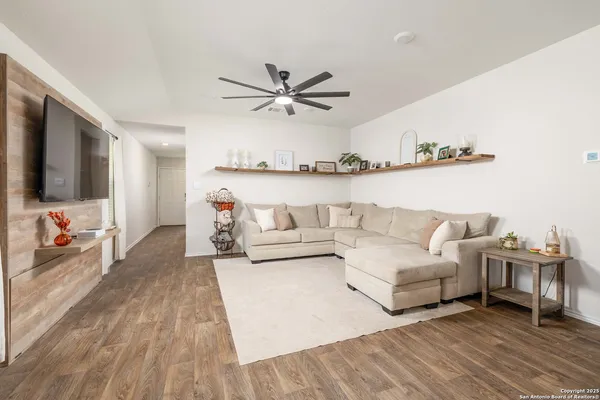 $1,800 | 1708 Chianti Pass, New Braunfels, TX 78130