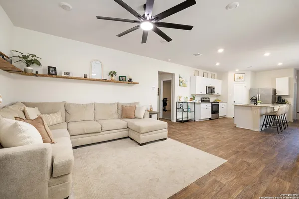 $1,800 | 1708 Chianti Pass, New Braunfels, TX 78130