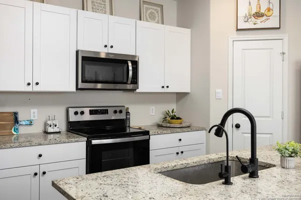 $1,800 | 1708 Chianti Pass, New Braunfels, TX 78130