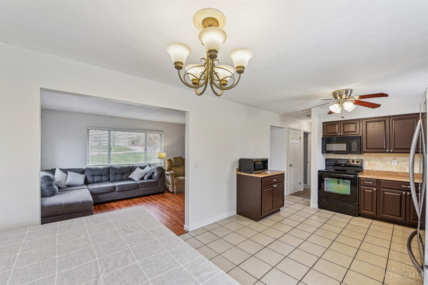 4128 Ebenezer Road Cincinnati, OH 45248 - Photo 5 of 38