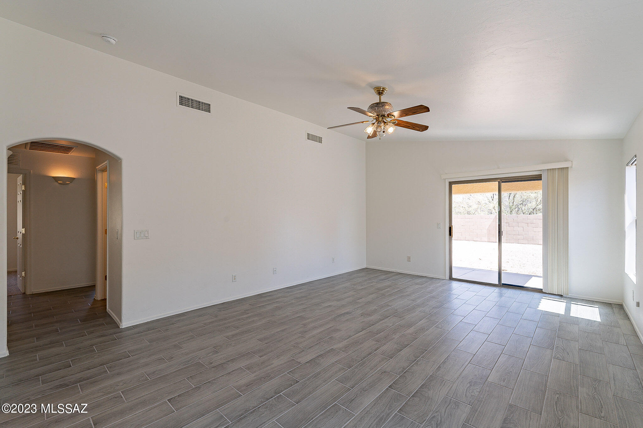 8513 East Sarnoff Ridge Loop Tucson, AZ 85710 - Photo 8 of 33