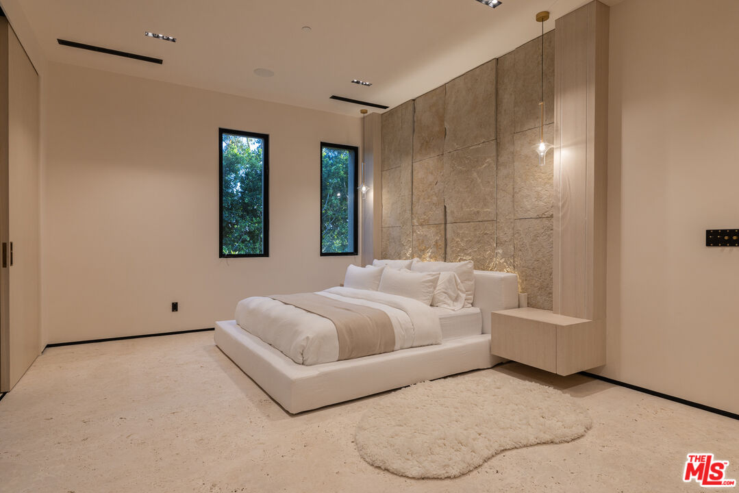 13058 Rivers Road Los Angeles, CA 90049 - Photo 7 of 16