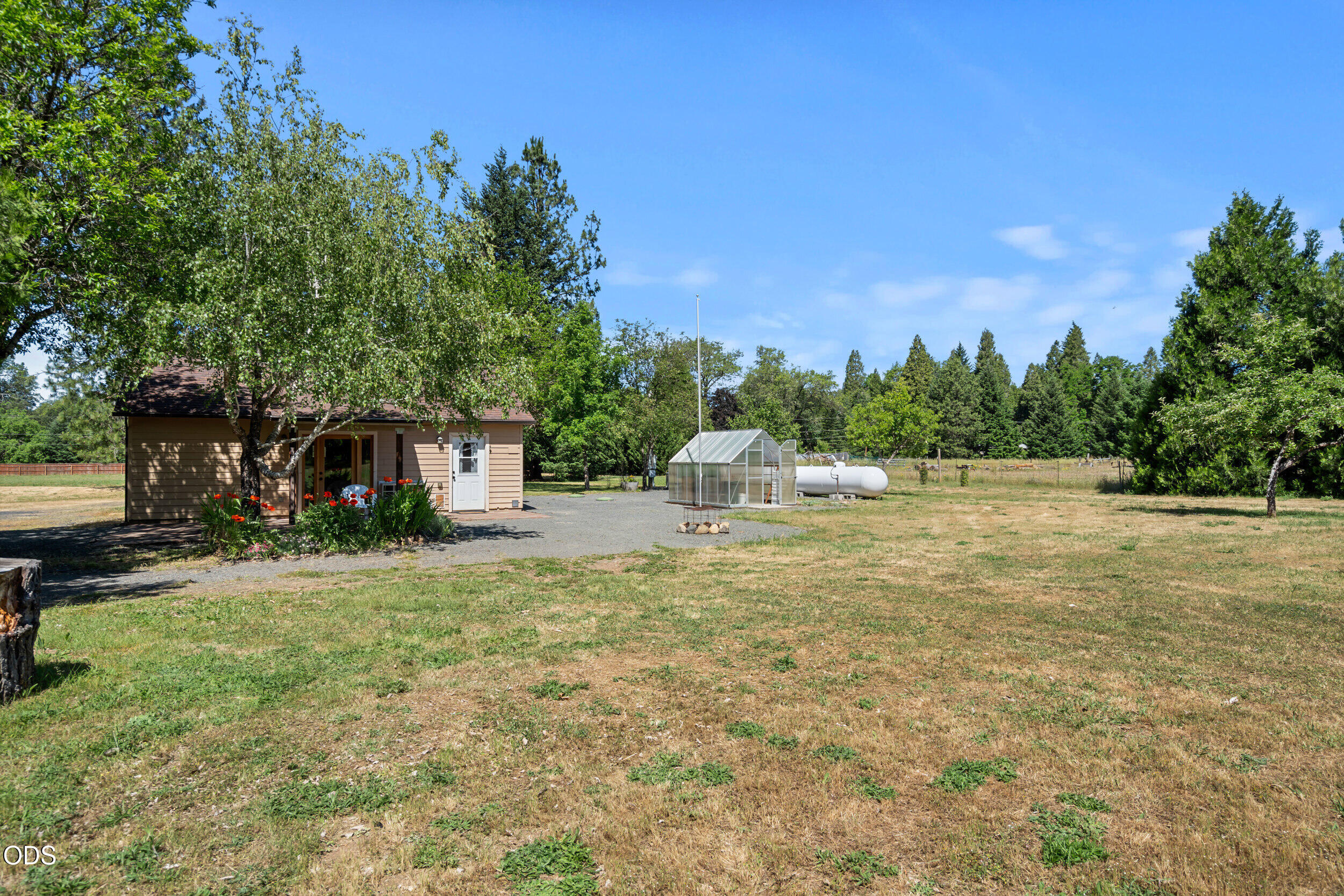 225 Hummingbird Road Cave Junction, OR 97523 - Photo 22 of 36 19_225 hummingbird rd-20