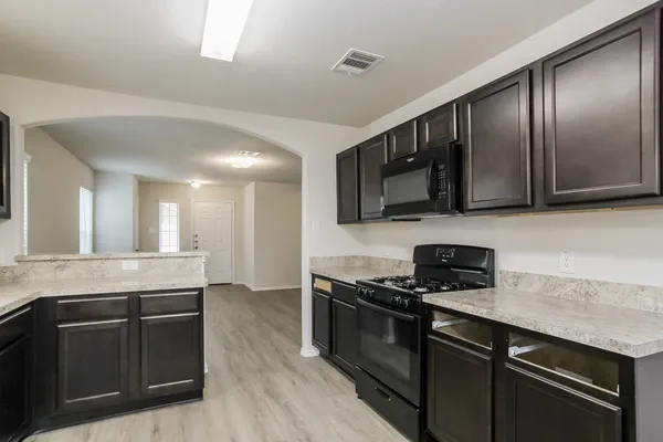 $1,950 | 131 Cooper Creek Lane, Willis, TX 77378