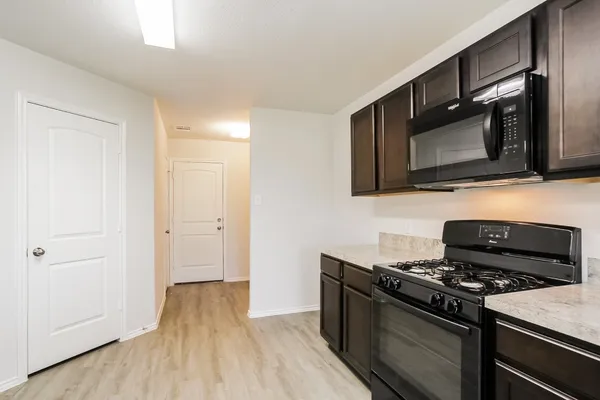 $1,950 | 131 Cooper Creek Lane, Willis, TX 77378