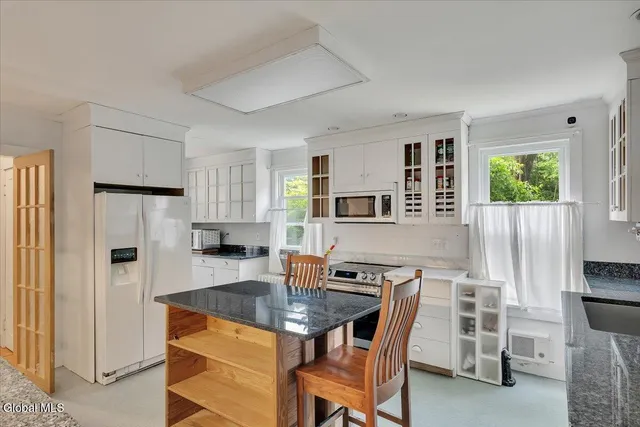 $689,000 | 18 Gaffney Lane, Kinderhook, NY 12106