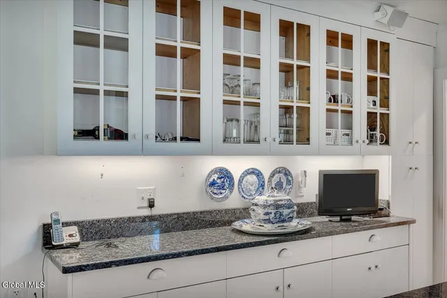 $689,000 | 18 Gaffney Lane, Kinderhook, NY 12106