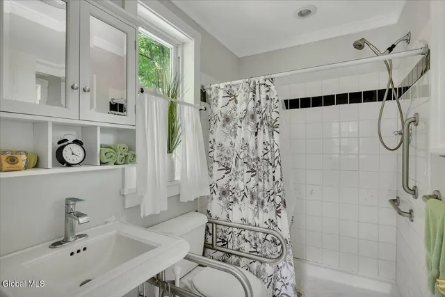 $689,000 | 18 Gaffney Lane, Kinderhook, NY 12106