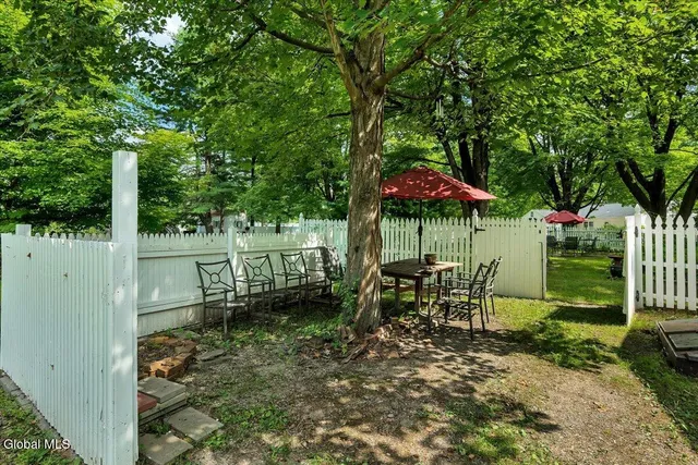 $689,000 | 18 Gaffney Lane, Kinderhook, NY 12106