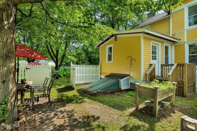 $689,000 | 18 Gaffney Lane, Kinderhook, NY 12106