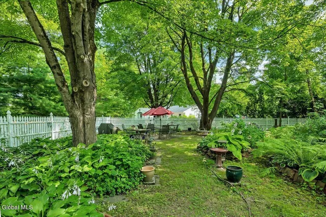 $689,000 | 18 Gaffney Lane, Kinderhook, NY 12106