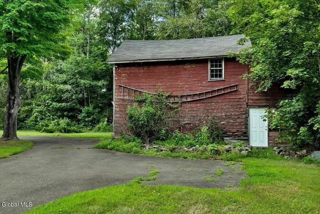 $689,000 | 18 Gaffney Lane, Kinderhook, NY 12106