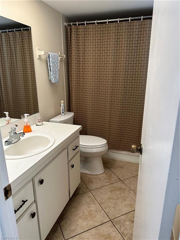 400 Teryl Road, Unit 1 Naples, FL 34112 - Photo 15 of 20 Guest Bathroom