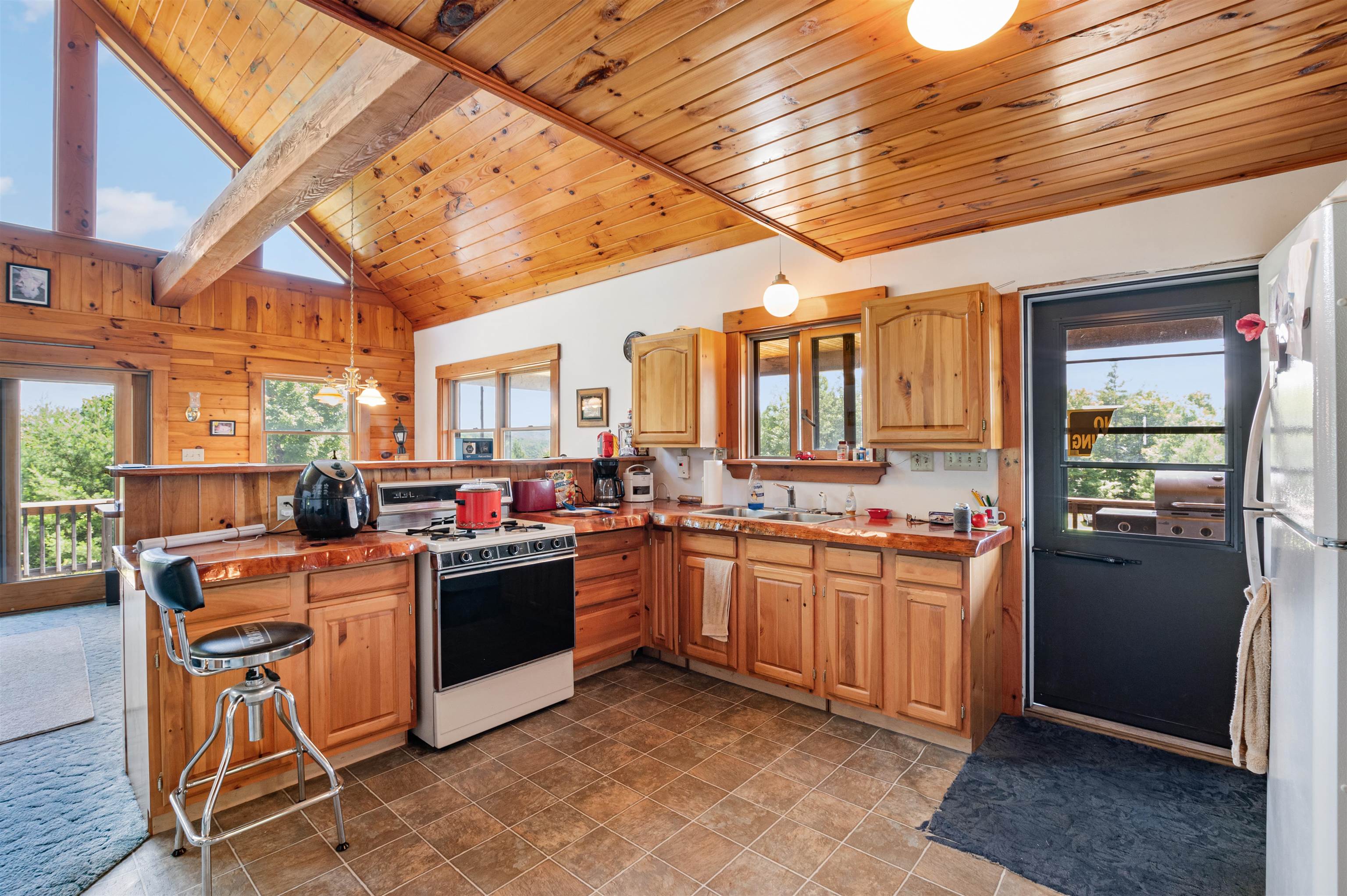 832 West Hill Road St. Johnsbury, VT 05819 - Photo 12 of 47