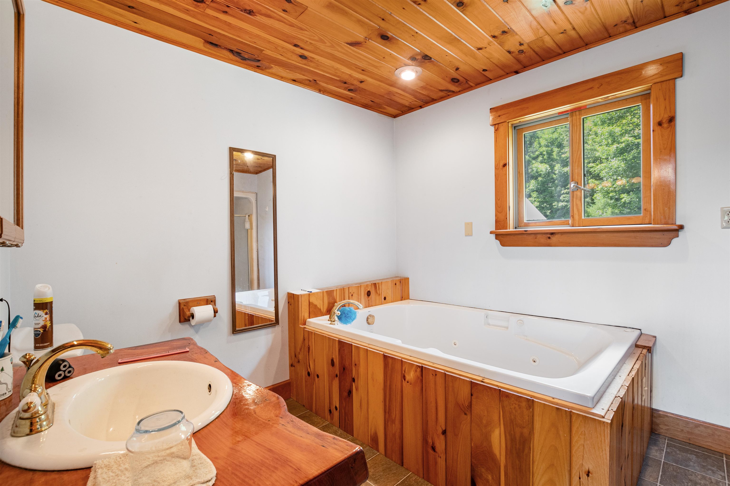 832 West Hill Road St. Johnsbury, VT 05819 - Photo 15 of 47