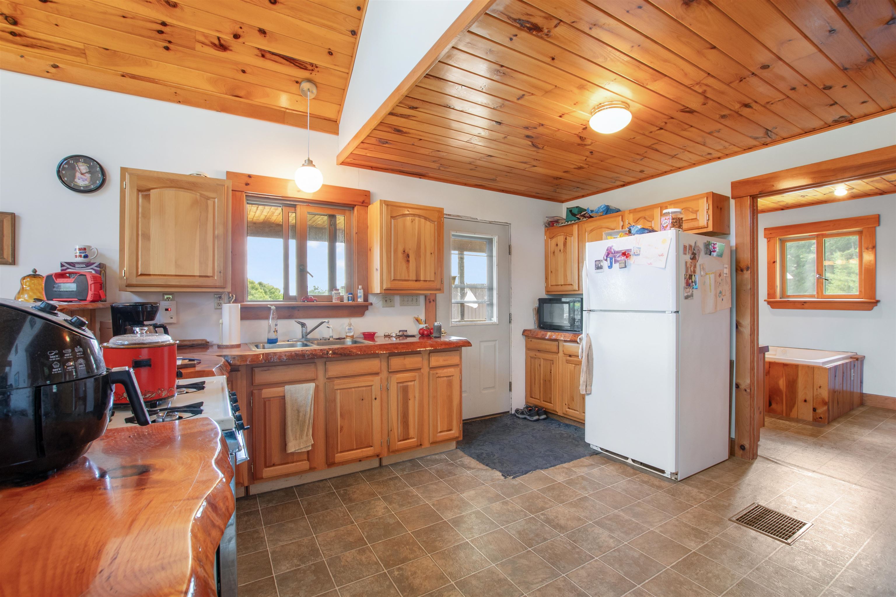 832 West Hill Road St. Johnsbury, VT 05819 - Photo 17 of 47