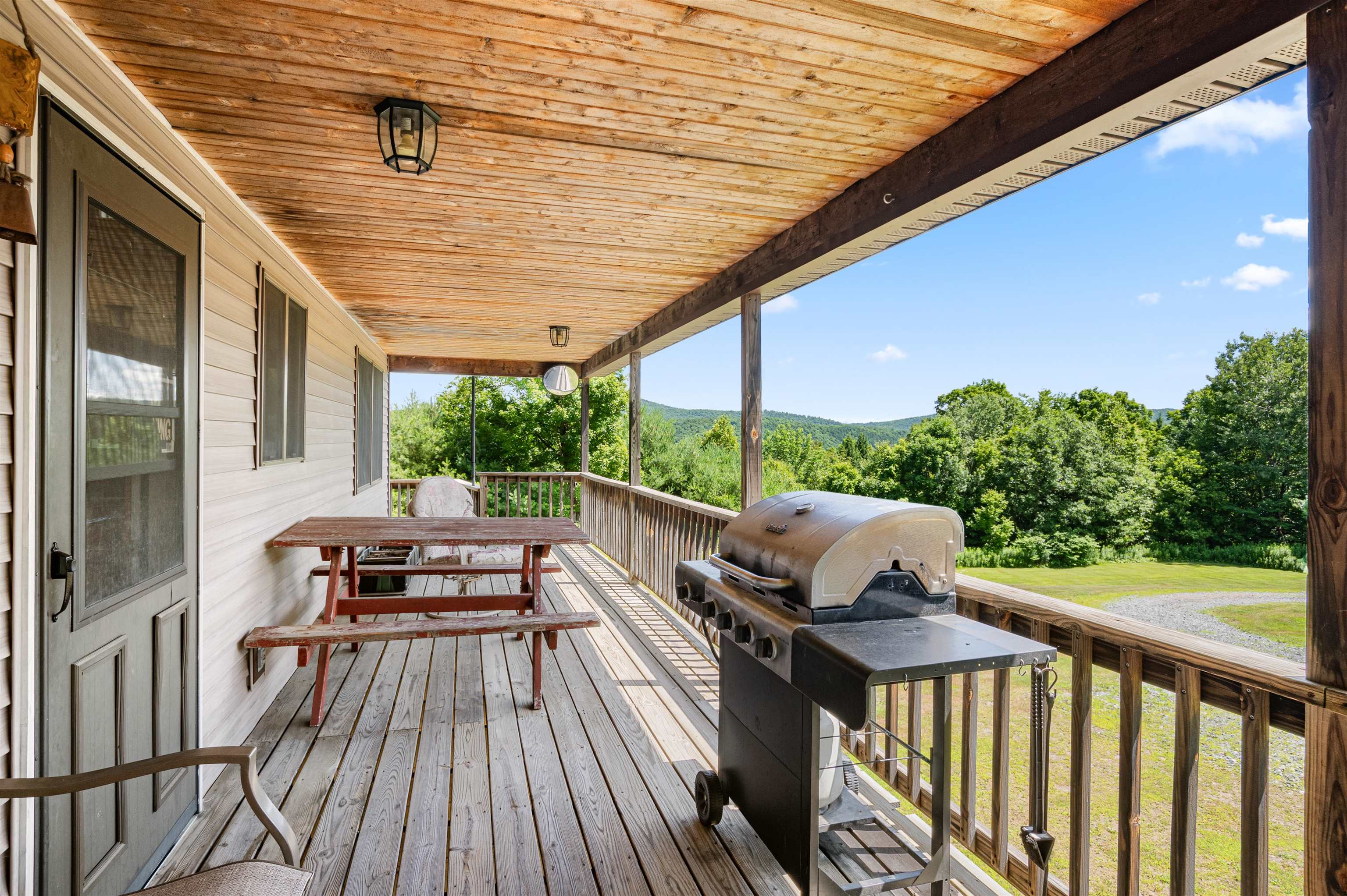 832 West Hill Road St. Johnsbury, VT 05819 - Photo 9 of 47