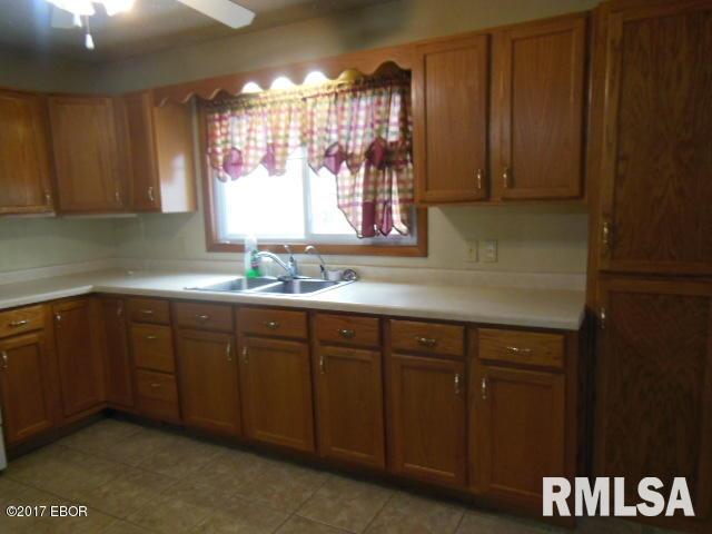 210 South Mill Street Flora, IL 62839 - Photo 12 of 50 Gallery Image 12