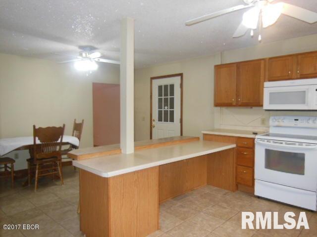 210 South Mill Street Flora, IL 62839 - Photo 13 of 50 Gallery Image 13