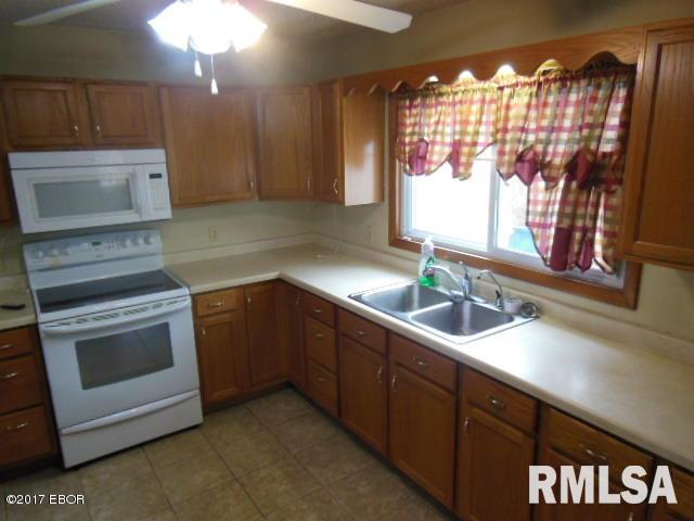 210 South Mill Street Flora, IL 62839 - Photo 14 of 50 Gallery Image 14