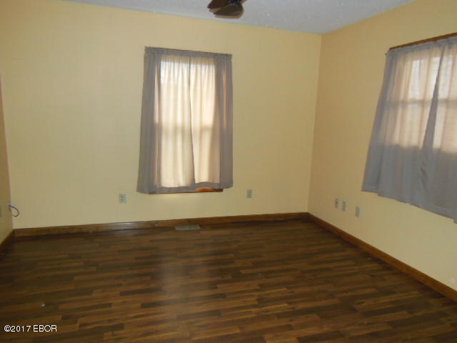 210 South Mill Street Flora, IL 62839 - Photo 19 of 50 Gallery Image 19