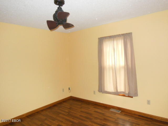 210 South Mill Street Flora, IL 62839 - Photo 20 of 50 Gallery Image 20