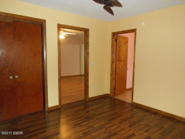 210 South Mill Street Flora, IL 62839 - Photo 21 of 50 Gallery Image 21
