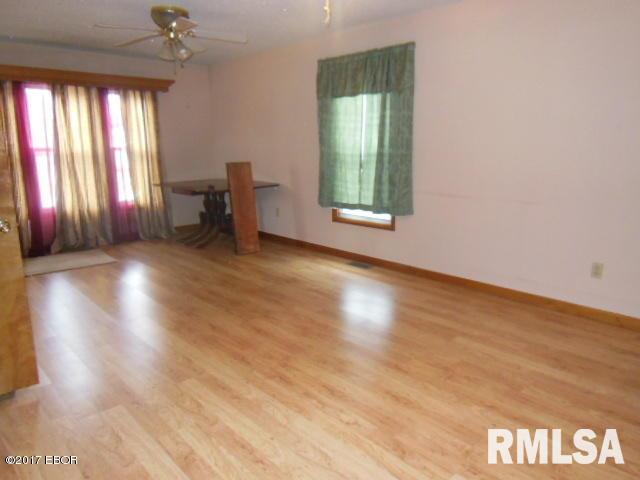 210 South Mill Street Flora, IL 62839 - Photo 7 of 50 Gallery Image 7