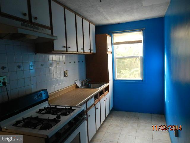 750 Old Riverside Road Baltimore, MD 21225 - Photo 6 of 14 Kitchen