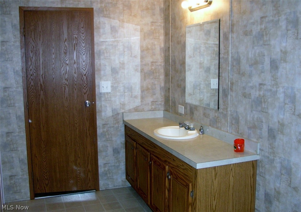 564 Shadow Hill Road St. Marys, WV 26170 - Photo 10 of 16 Master Bath