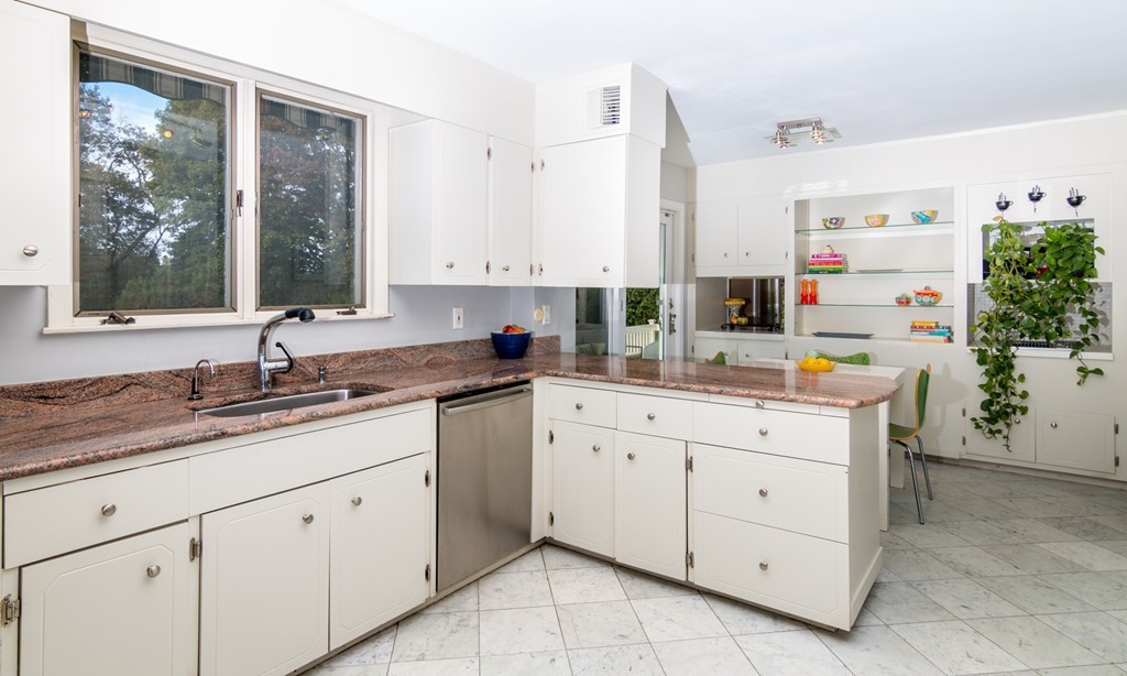 95 Rachel Road Newton, MA 02459 - Photo 7 of 13 Gallery Image 7