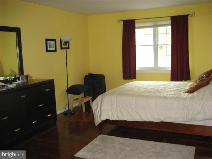 102 Llanfair Road, Unit 21 Ardmore, PA 19003 - Photo 11 of 14 Bedroom - Main