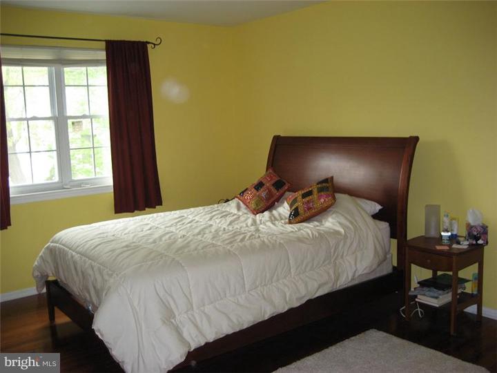 102 Llanfair Road, Unit 21 Ardmore, PA 19003 - Photo 10 of 14 Bedroom - Main