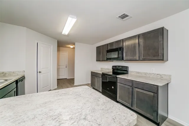 $1,890 | 305 Pronghorn Drive, Huntsville, TX 77320