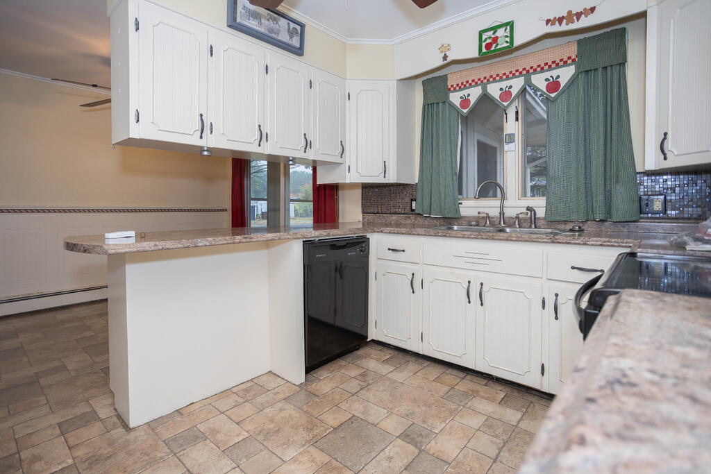 17 Oak Street Jay, ME 04239 - Photo 4 of 67